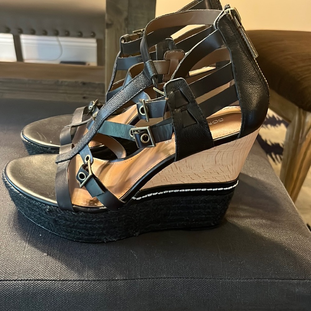 Donald J Pliner Wedges